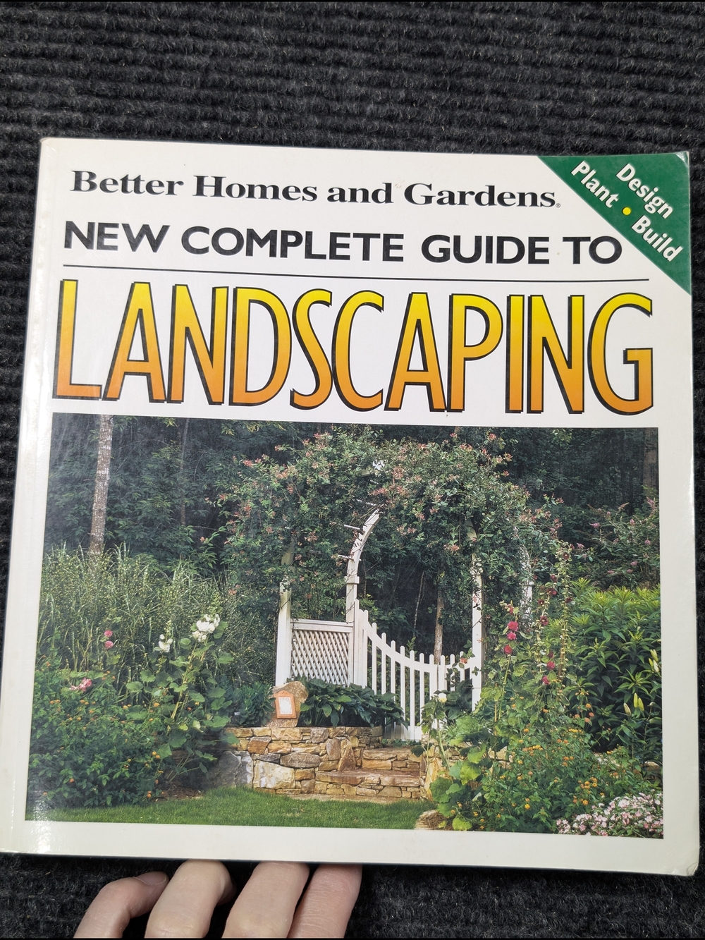 Better Homes And Gardens Landscaping Guide - White & Yellow